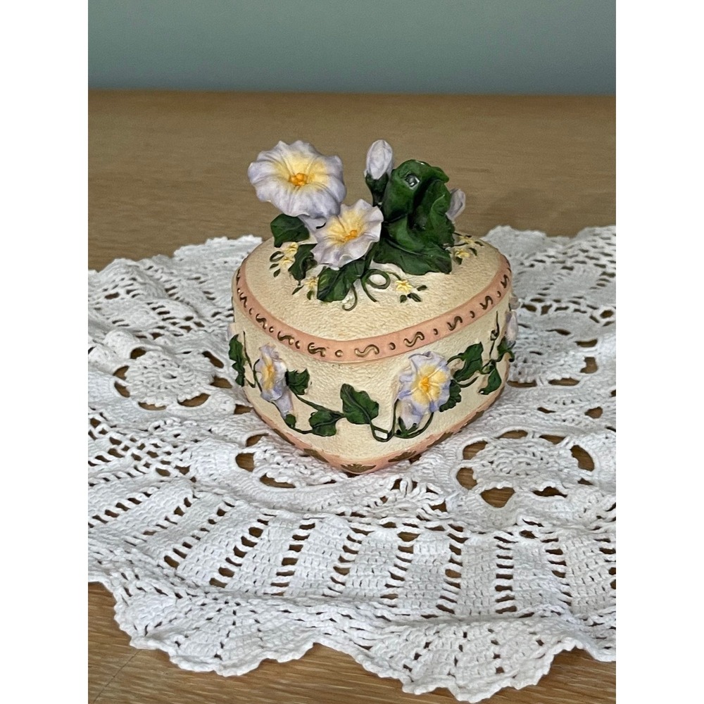 Vintage Heritage House Heart Shaped trinket box Music Box Wind Beneath My Wings